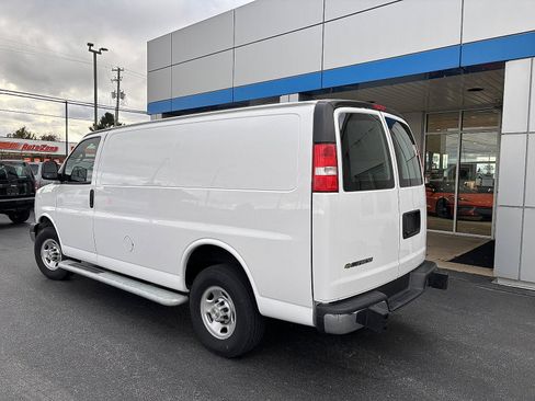 Used 2024 Chevrolet Express 2500 w/ Driver Convenience Package image 4