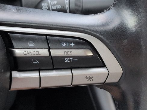 Used 2023 MAZDA MAZDA3 s FWD image 25