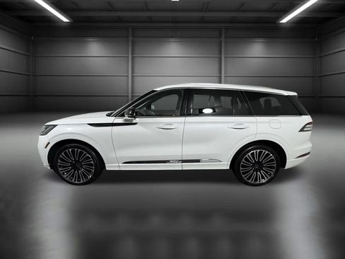 New 2026 Lincoln Aviator Black Label AWD/4WD image 3