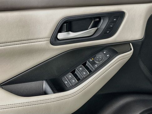 Used 2023 Nissan Rogue SL w/ SL Premium Package FWD image 15