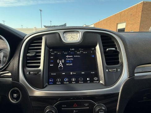 Used 2019 Chrysler 300 Touring RWD image 29