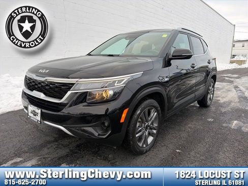 Used 2023 Kia Seltos S image 1