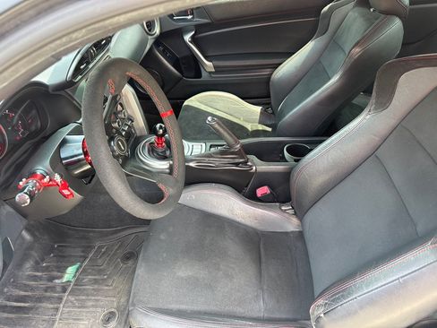 Used 2015 Subaru BRZ Limited w/ Popular Package #2B RWD image 11