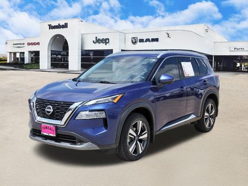 Used 2023 Nissan Rogue SL w/ SL Premium Package image 3