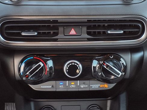 Used 2023 Hyundai Kona SEL image 15