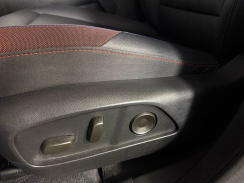 Used 2025 Chevrolet Equinox RS w/ Safety and Technology Package FWD image 23