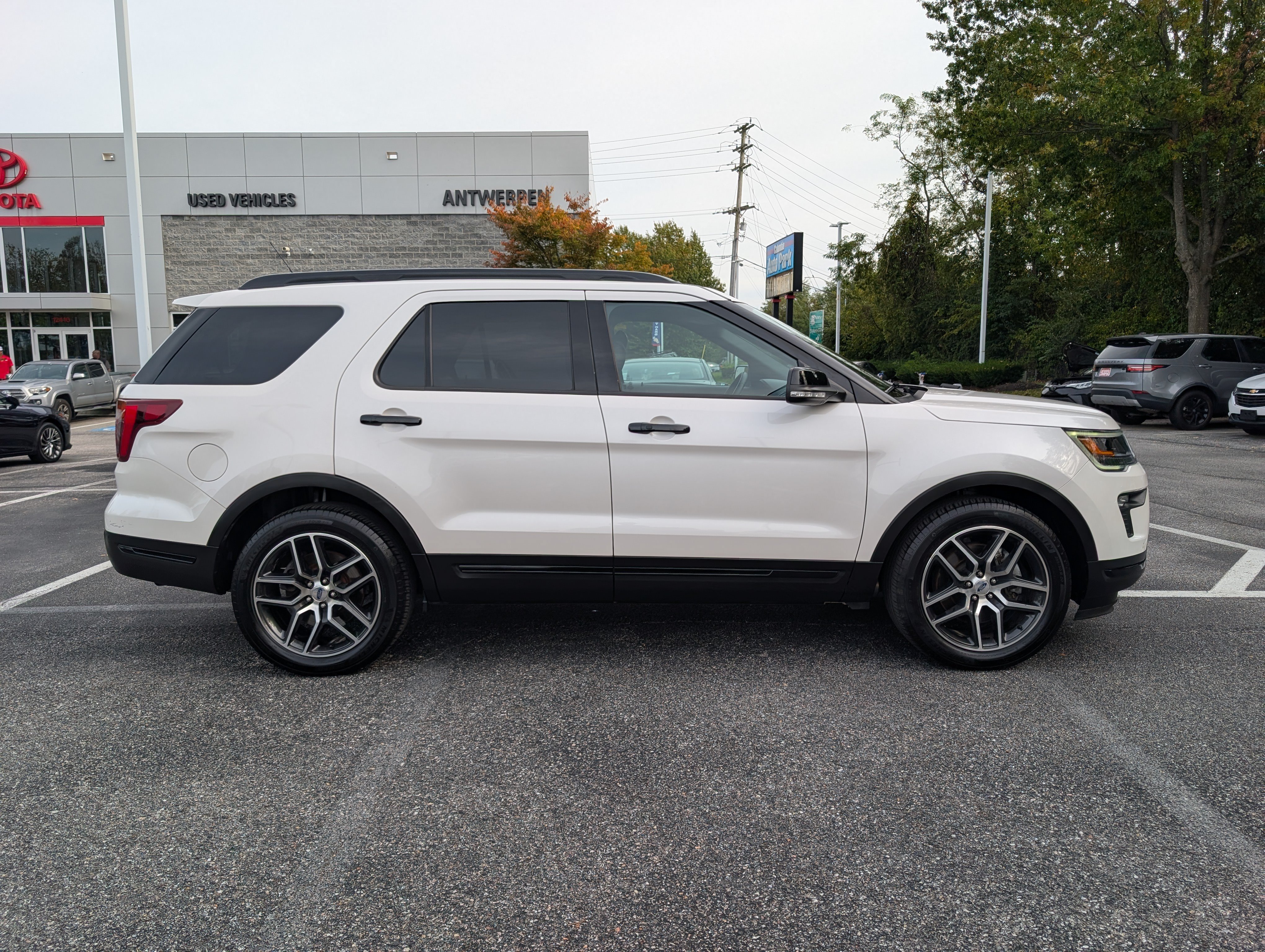 Used 2019 Ford Explorer Sport w/ Equipment Group 401A AWD/4WD image 2