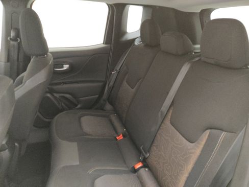 Used 2023 Jeep Renegade Latitude image 18