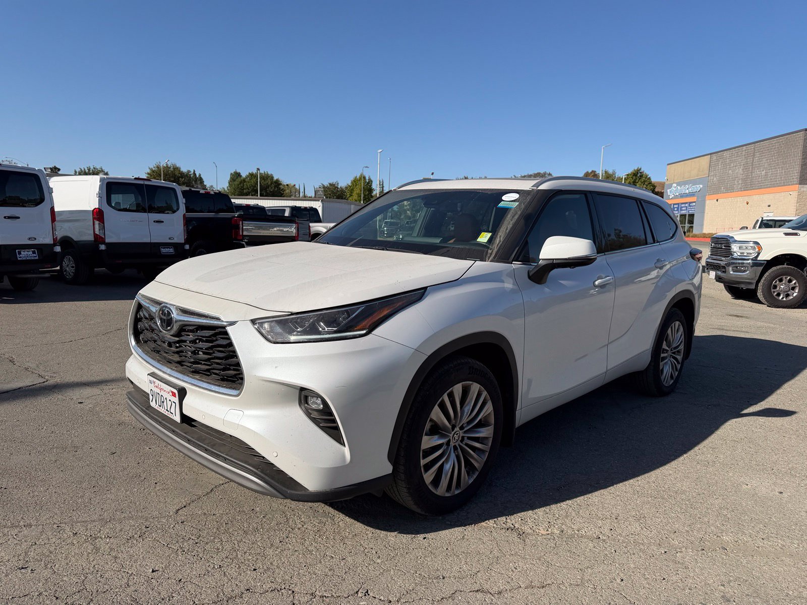 Used 2025 Toyota Highlander Platinum AWD/4WD image 1