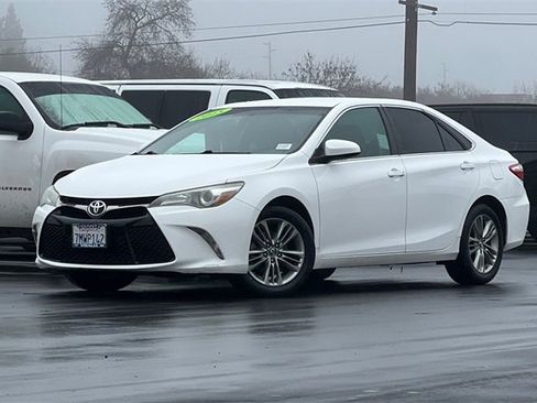Used 2015 Toyota Camry SE image 8