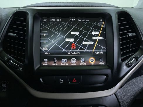 Used 2018 Jeep Cherokee Limited image 24