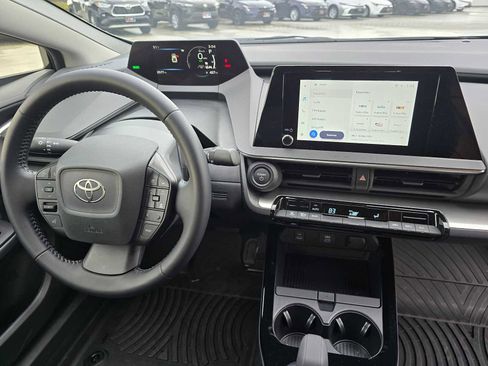 Used 2026 Toyota Prius LE image 10