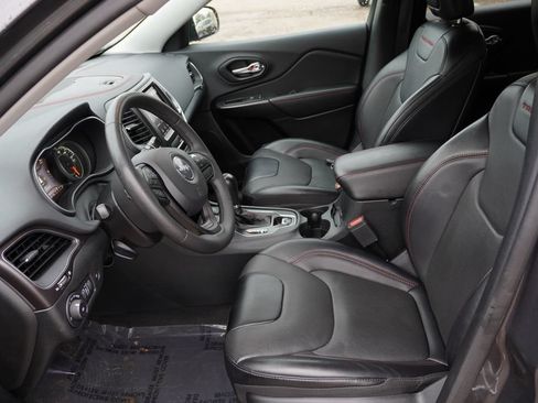 Used 2022 Jeep Cherokee Trailhawk w/ Sound & Nav Group AWD/4WD image 15