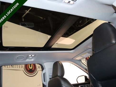 Used 2021 Ford Explorer Limited w/ Equipment Group 301A AWD/4WD image 11