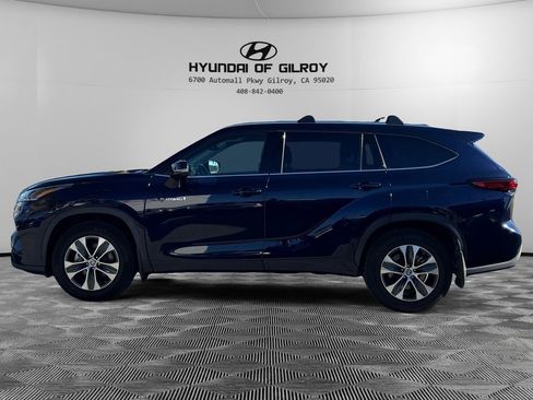 Used 2021 Toyota Highlander XLE image 8