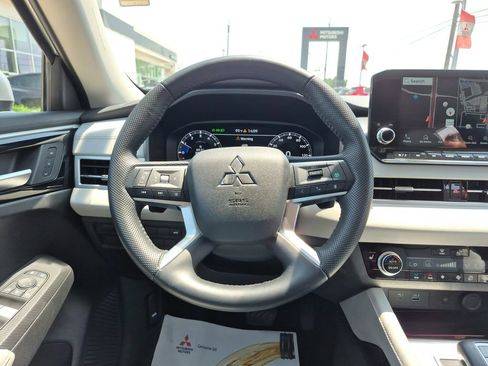 Used 2023 Mitsubishi Outlander SEL FWD image 23