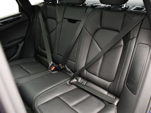 Certified 2026 Porsche Macan AWD/4WD image 46