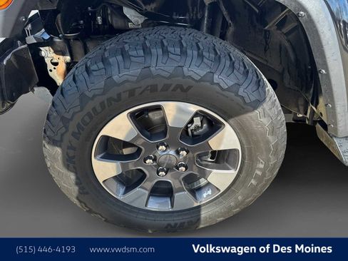 Used 2018 Jeep Wrangler Unlimited Sahara AWD/4WD image 9