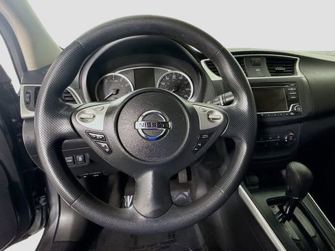 Used 2018 Nissan Sentra S w/ S Midnight Style Package image 11