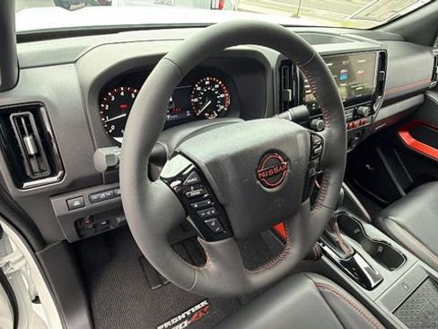 Used 2025 Nissan Frontier PRO-4X w/ Pro Premium Package AWD/4WD image 33