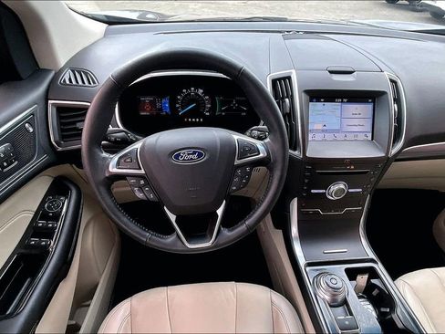 Used 2019 Ford Edge Titanium image 8