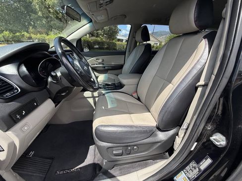Used 2020 Kia Sedona EX FWD image 10