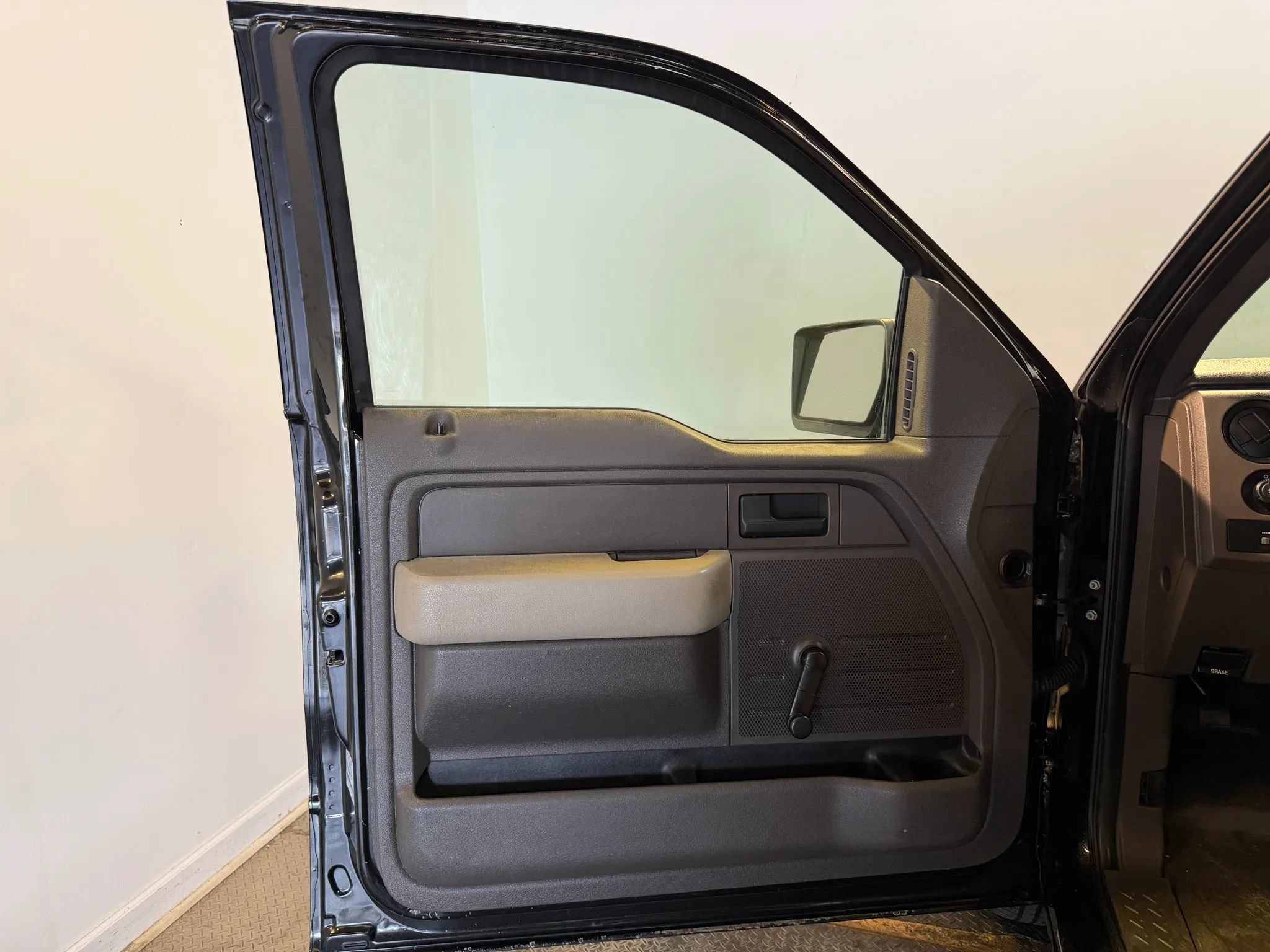 Used 2010 Ford F150 XL RWD image 8