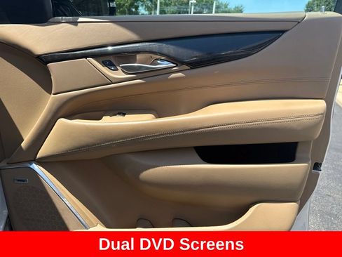 Used 2019 Cadillac Escalade ESV Platinum AWD/4WD image 40