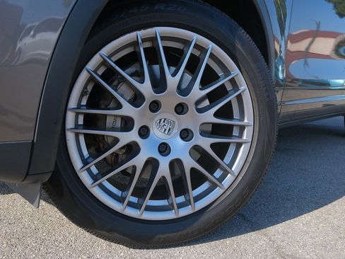 Used 2015 Porsche Cayenne S image 48