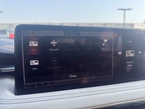 Used 2025 Genesis G70 2.5T image 19