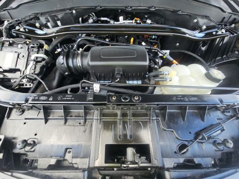 Used 2022 Ford Explorer Limited w/ Equipment Group 301A RWD image 7