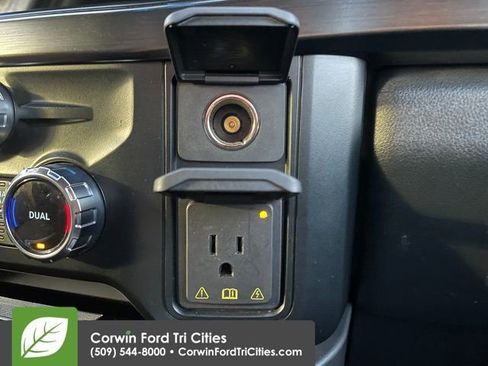 Used 2023 Ford F350 Lariat w/ Chrome Package image 32