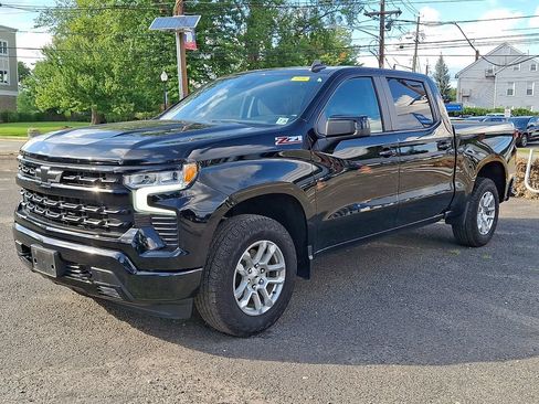 Used 2024 Chevrolet Silverado 1500 RST w/ Convenience Package II AWD/4WD image 3