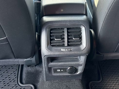 Used 2024 Volkswagen Tiguan SEL R-Line image 12
