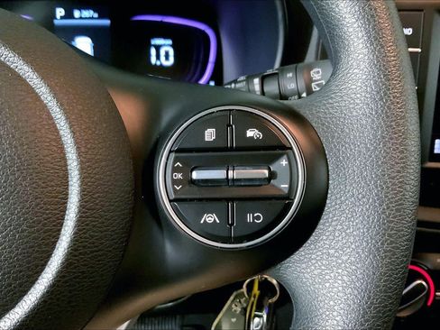 Certified 2025 Kia Soul LX w/ LX Technology Package FWD image 19