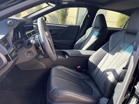 Used 2025 Lexus ES 350 F Sport image 16