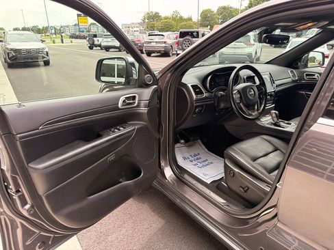 Used 2020 Jeep Grand Cherokee Limited AWD/4WD image 9
