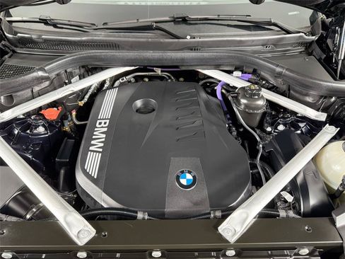 Used 2025 BMW X5 sDrive40i w/ M Sport Package RWD image 32