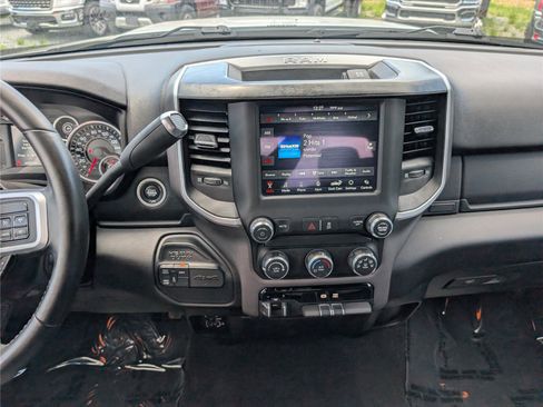Used 2021 RAM 2500 Big Horn w/ Level 1 Equipment Group AWD/4WD image 17