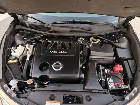 Used 2013 Nissan Altima 3.5 SV image 33
