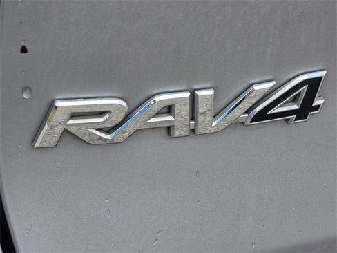 Certified 2020 Toyota RAV4 XLE Premium image 29