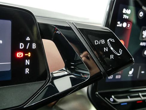 Certified 2024 Volkswagen ID.4 2WD image 21