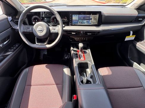 New 2025 Nissan Kicks SR image 11