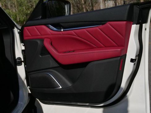 Used 2022 Maserati Levante Modena image 42