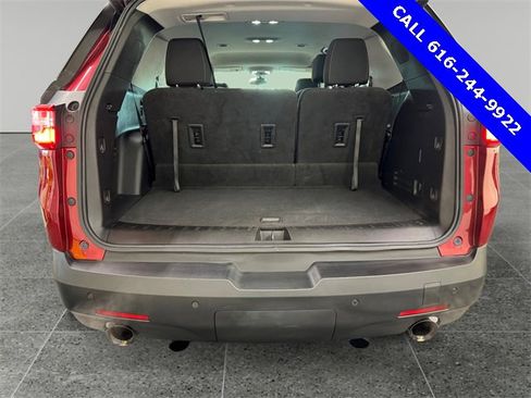 Used 2020 Chevrolet Traverse LT w/ Driver Confidence II Package image 15