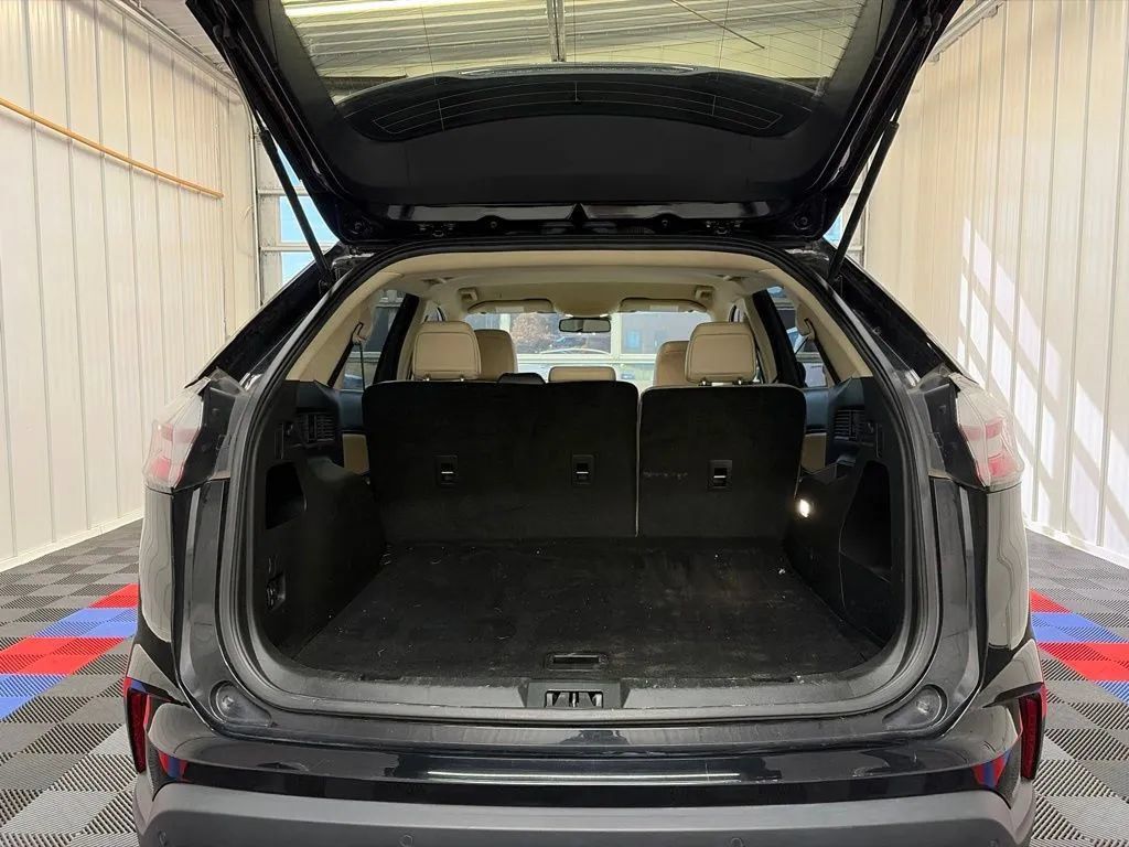 Used 2024 Ford Edge SEL AWD/4WD image 15