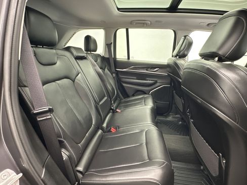 Used 2022 Jeep Grand Cherokee Limited w/ Trailer Tow Prep Group (B) image 28