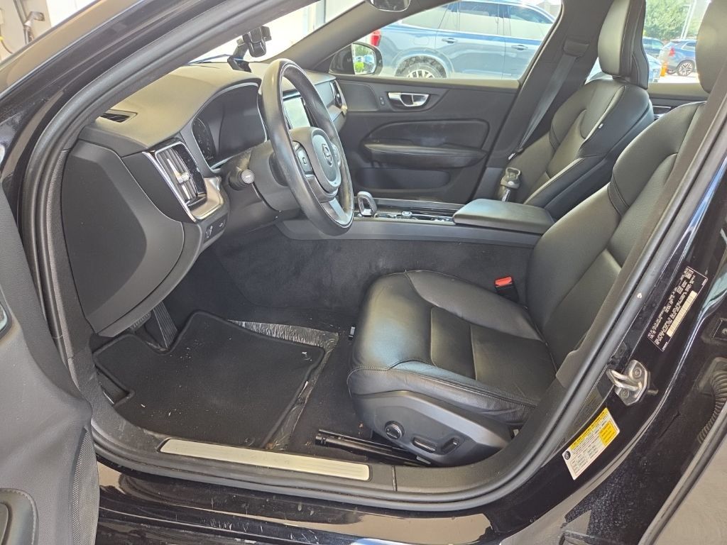 Used 2022 Volvo S60 B5 Momentum w/ Premium Package AWD/4WD image 8