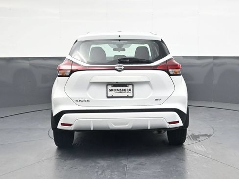 Used 2023 Nissan Kicks SV FWD image 7