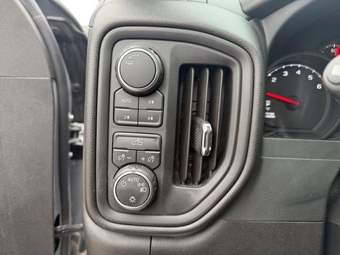 Used 2024 Chevrolet Silverado 1500 W/T w/ Z71 Off-Road Package AWD/4WD image 17